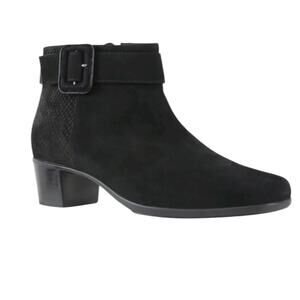 Munro Callie Water Resistant Black Booties – Sz 9.5W